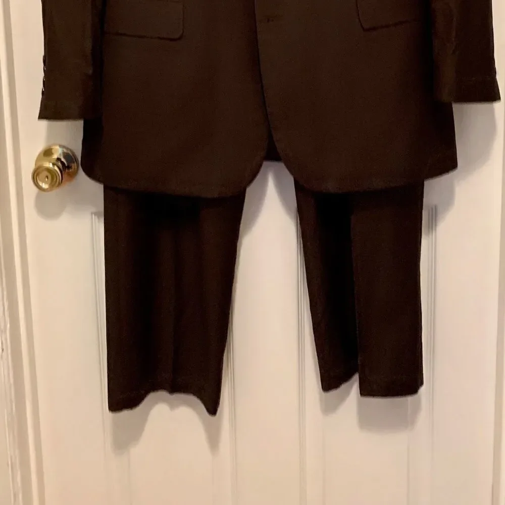 Jos A Bank Suit in Brownish Gray Size 43L - Picture 2 of 9